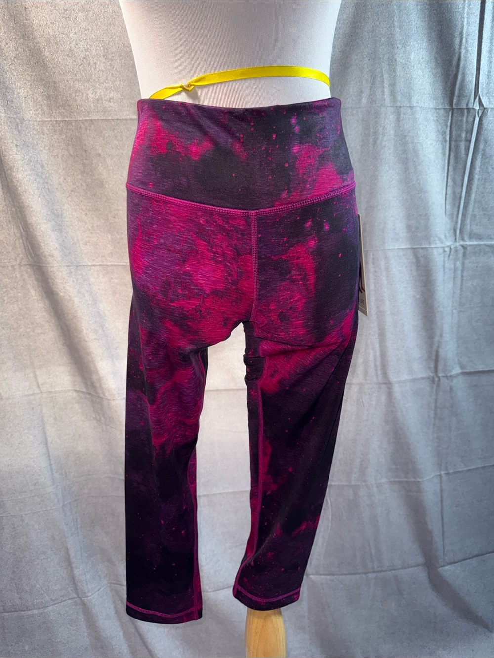 1639-Active Life Women's Pink and Black Leggings